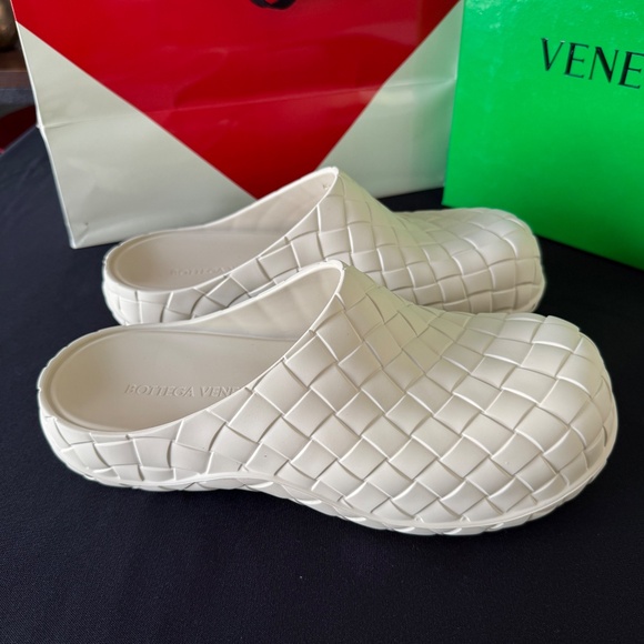 BOTTEGA VENETA 741339 Beebee White Rubber Sandals Clogs, Size 41 - Picture 4 of 8